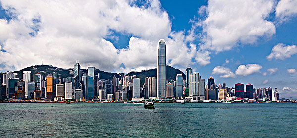 香港永明金融辦公室自動屏風(fēng)，多瑪凱拔全自動垂直升降隔音墻