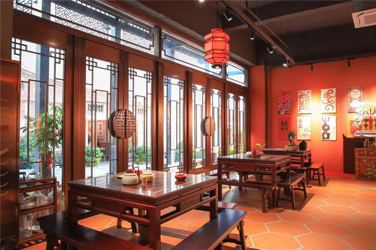 碧瓦朱甍，醉美閩南印象，來(lái)旺良品堂文化館銅門(mén)！