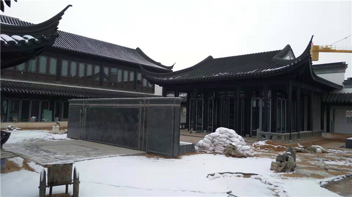 冬天，用西安天卓別墅銅門隔絕室外寒冷空氣
