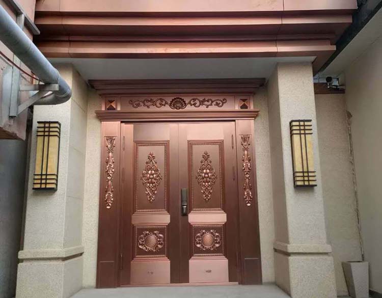 你知道怎么分辨真銅門和假銅門嗎？